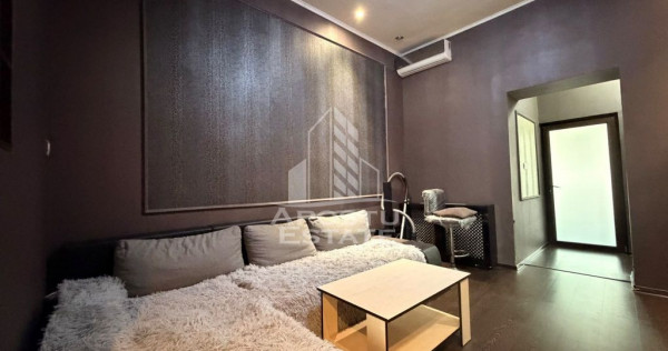 Apartament cu 3 camere de vanzare in cladire istorica, Timisoara