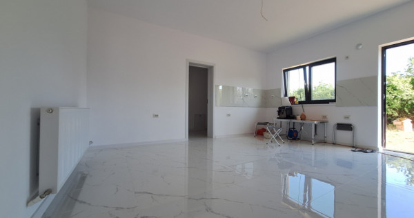Duplex cu 95 mp utili - despartit prin camera tehnica - tere