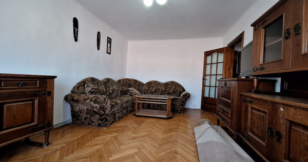 Apartament spatios - 3 camere - 2 bai - 67 mp - zona Lipovei
