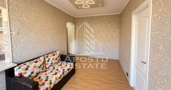 Apartament cu 3 camere, semidecomandat, zona Sagului