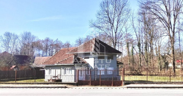Casa potential turistic si comercial -zona Varfurile