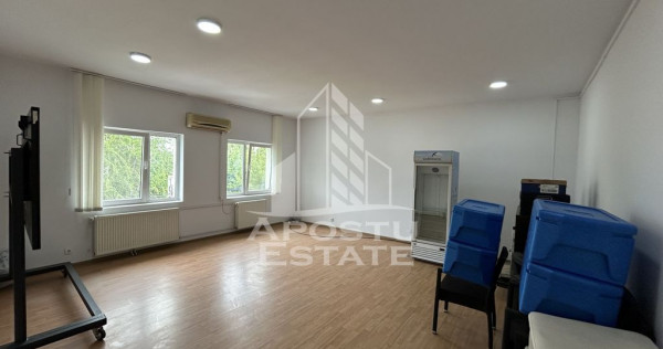 Spațiu birouri 33 mp de &icirc;nchiriat, zona Andrei Saguna.
