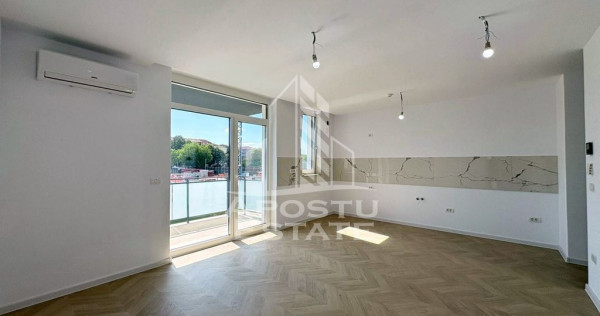 Apartament cu 2 camere nemobilat de inchiriat in Aradului, Open space