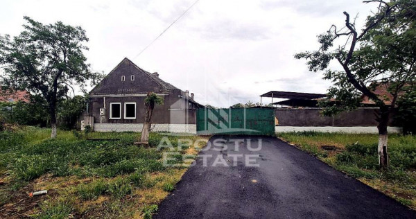 Casă veche de v&acirc;nzare &icirc;n Pesac, teren 1.439 mp.