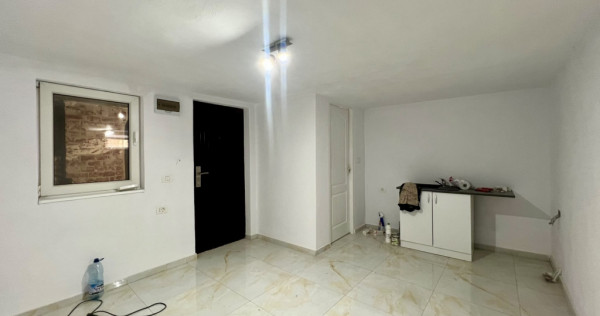 Apartament cu 2 camere, 40 mp utili, demisol - Zona Balcescu