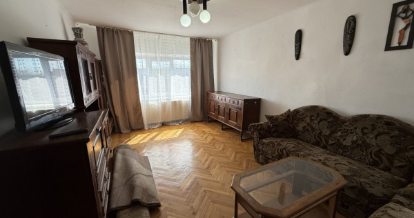 Apartament spatios, 3 camere, decomandat - Lipovei