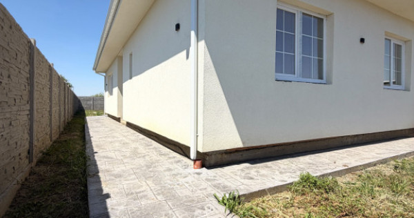 Duplex cu 3 camere, 80 mp utili, 16 mp terasa, 463 mp teren