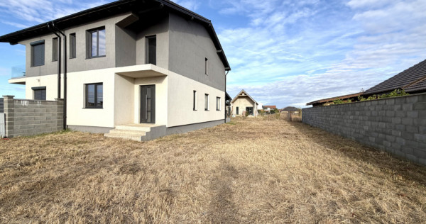 Duplex la rosu, 4 camere, 118 utili, 389 mp teren - Sanandre