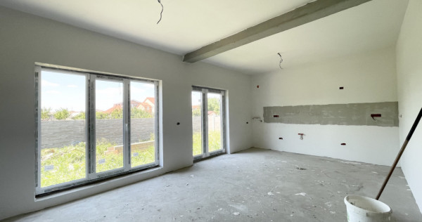 Duplex cu 3 camere - centru Mosnita Veche