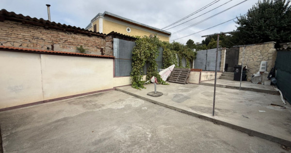ZONA CENTRALA- CASA 4 CAMERE , SUPRAFATA TOTALA 100 MP , TE