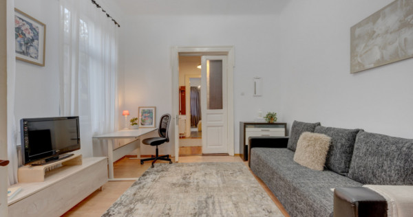 De inchiriat casă interbelicǎ, 92 mp, singur curte, &icirc;n ap