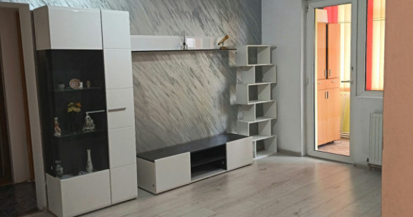 Apartament 3 camere, etaj intermediar, centrala proprie,zon