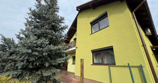 Casa individuala cu garaj, teren 706mp, terasa la etaj 50mp,