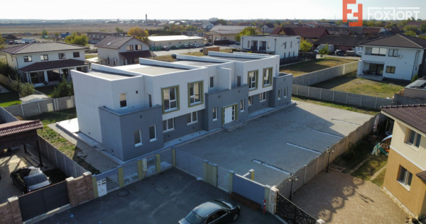 Cvadruplex de inchiriat, 471 mp utili, 8 parcari, in Mosnita